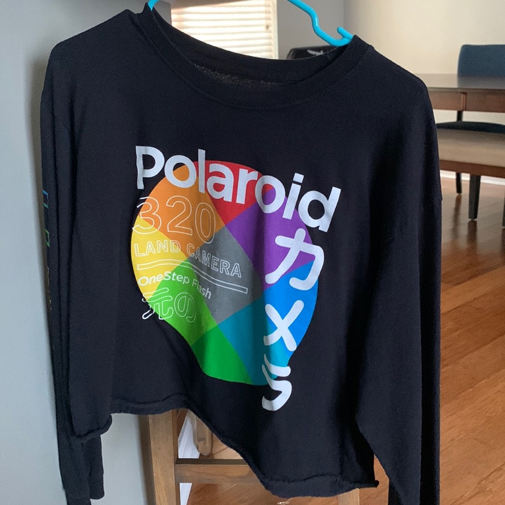 black sorta cropped long sleeve shirt